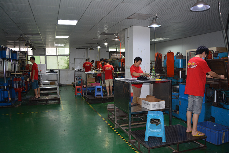 繁盛硅胶制品厂成型部门
