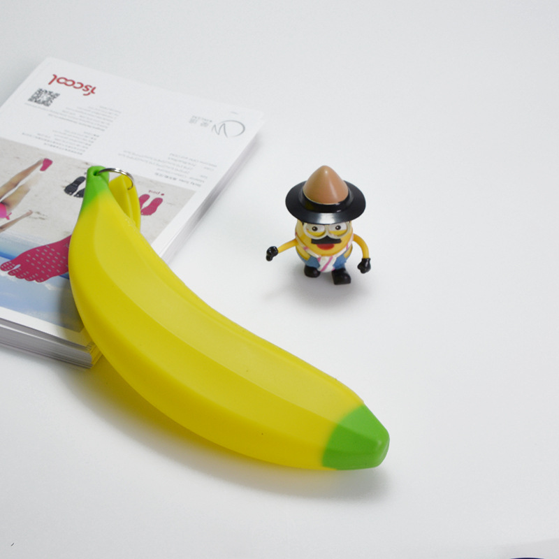香蕉型硅胶零钱包详情展示图